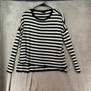 H&M Womens Oversized XS Top Black White Striped Long Sleeve Round Neck